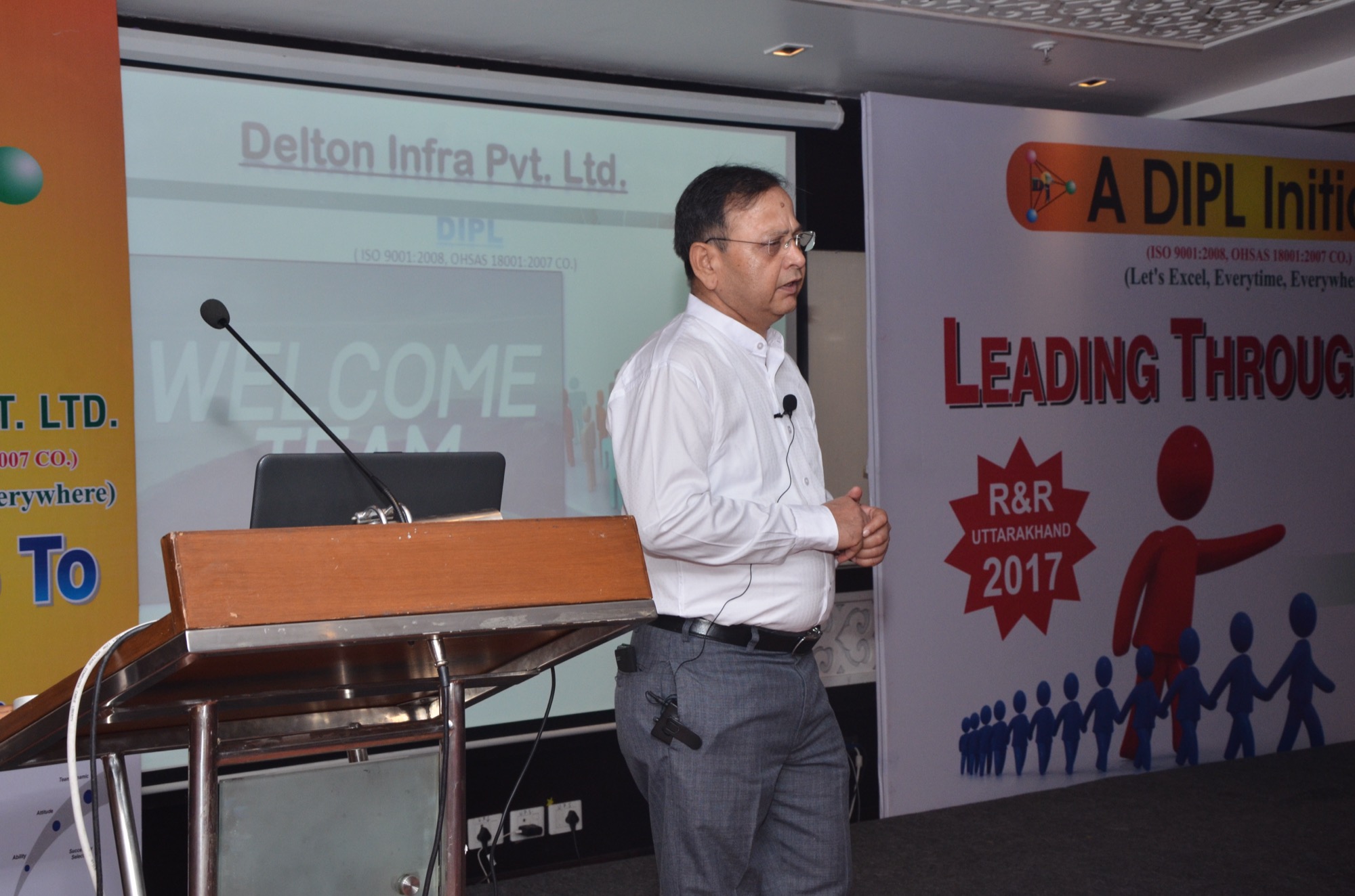 Salman Ahmad Siddiqui presenting to circle operations teams, 2017